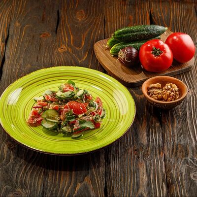 Имеретинский салат с орехами в Гоча по цене 310 ₽