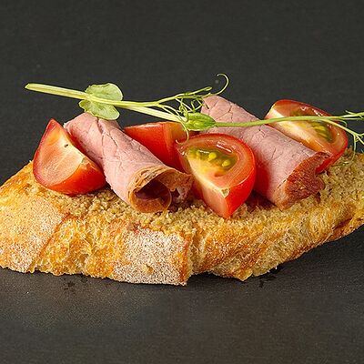 Брускетта с говядиной в Brusketta.pro по цене 299 ₽