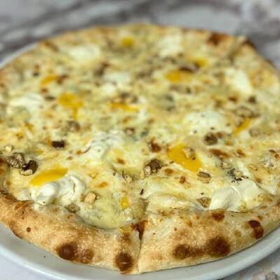 Пицца Четыре сыра в Багс Банни от кафеМафия по цене 1495 ₽