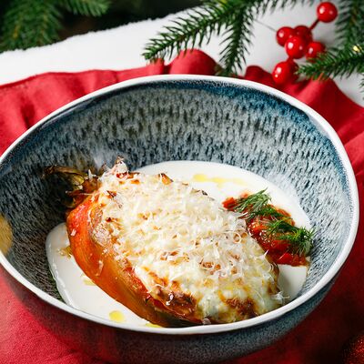 Фаршированный перец с трюфельным кремом и пармезаномв Гости по цене 690 ₽