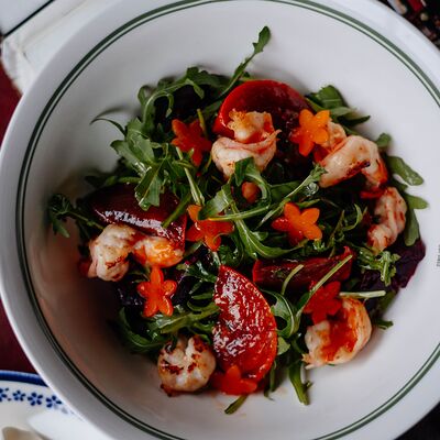 Салат с креветками и маринованной тыквой в Охара по цене 690 ₽