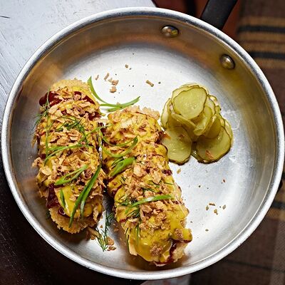 Острые колбаски к пиву в Chester по цене 561 ₽