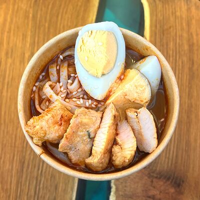 Суп по-тайски с курицейв Umami по цене 290 ₽