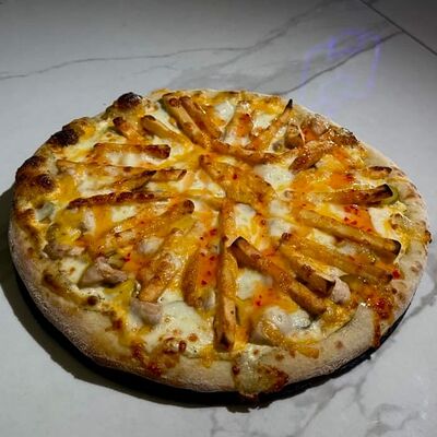 Пицца Чикен-фри в Kaif Lounge по цене 1100 ₽