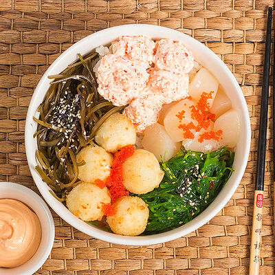 Поке с морским гребешком, Сурими и сырными шариками в Луиджи & Тосё по цене 599