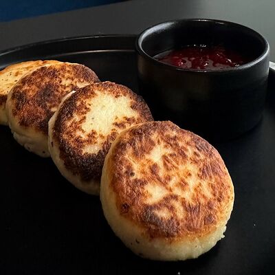 Рикотники с малиновым вареньем в Filippe по цене 380 ₽