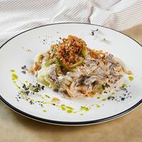Бефстроганов из телятины, белых грибов и картофельным пюре в Компот