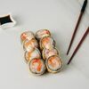 Жареный ролл Окинава с лососем и креветкой в Sushi Iva по цене 700