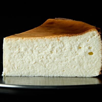 Белковый чизкейк Себастьян с клубничным дрессингом в Полтора тигра по цене 450