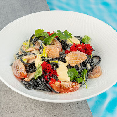 Черная паста с лососем в Nemo по цене 850 ₽