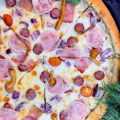 Пицца Баварская в Кухня на углях по цене 1100 ₽