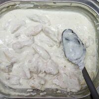 Печень куриная в сливочном соусе с гарниром в Обед как дома