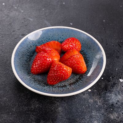 Свежая клубника в Encore Cafe по цене 300 ₽