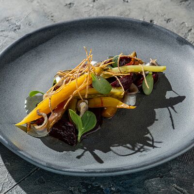 Винегрет 2.0 с килькой пряного посола в Муссон по цене 720 ₽