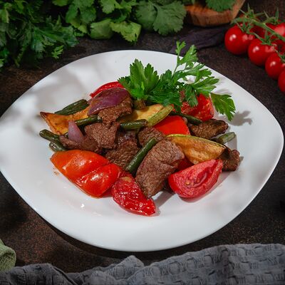 Говядина с овощами в Райхон по цене 545 ₽