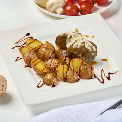 Телятина в гранатовом соусе и картофель бейби в Prosto кофе & кухня по цене 790 ₽