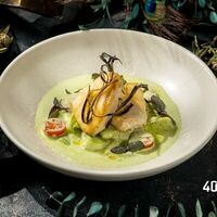 Эсколар с цукини с сливочно-устричном соусе в Dom