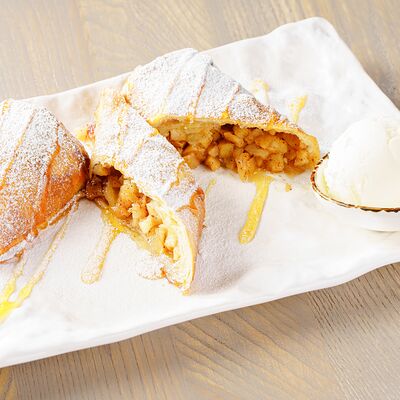 Яблочный штрудель в Friend Zone Гвоздь по цене 409 ₽