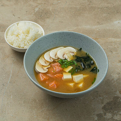 Мисо-суп с лососем и рисом в Бали по цене 495 ₽