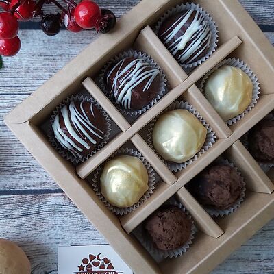 Подарочный набор 9 сырных конфет ручной работы ассорти в Choco.cake.hand по цене 1150 ₽