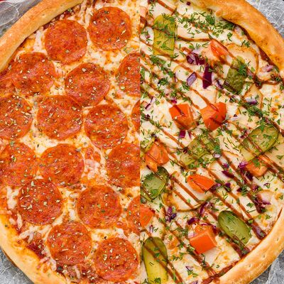 Пицца Пеперони-Чикен bbq в Рыба закусывала по цене 769 ₽