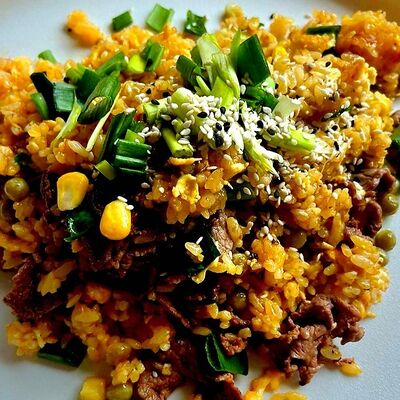 Жаренный рис с говядиной в Ханой по цене 620 ₽