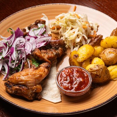 Комбо из шашлыка из куриного бедра в Ноев Ковчег по цене 580 ₽