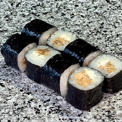 Маки Терияки в Yoshi sushi по цене 370 ₽