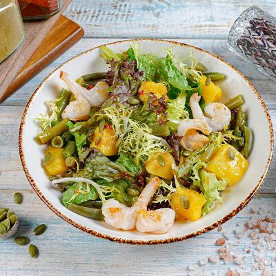 Салат с тыквой и креветками в Термос по цене 910 ₽