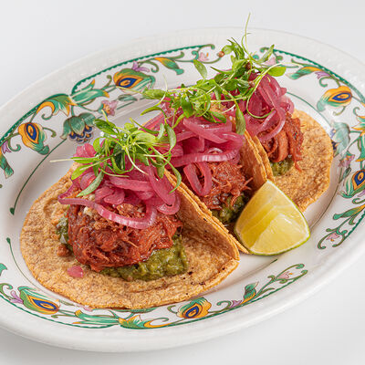 Тако утка BBQ, халапеньо-айоли, хрустящий лук в Sangre Fresca по цене 1060 ₽