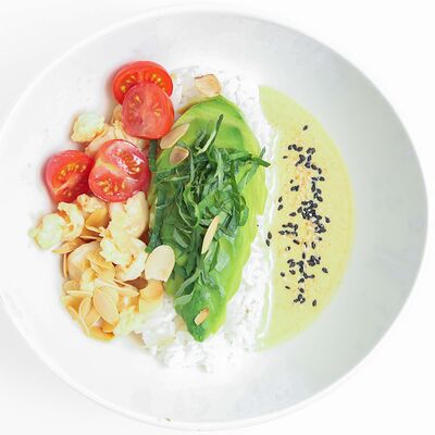 Рис с креветками в соусе сливочный карри в Noba по цене 730 ₽