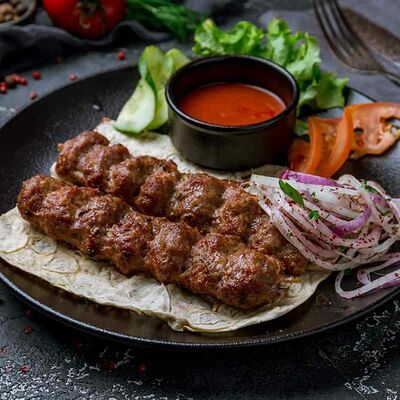 Люля-кебаб из говядины в Суши пицца бургер по цене 440 ₽