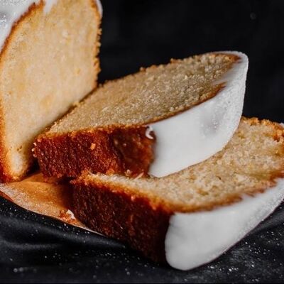 Лимонный кекс в Surf Coffee x Pillars по цене 220 ₽