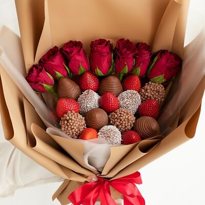 Букет из клубники в шоколаде с кенийской розой №165 в SOK - клубника в шоколаде по цене 4990 ₽
