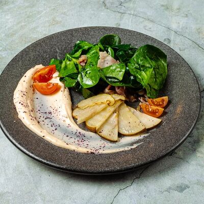 Салат с грушей и беконом в Moloko по цене 570