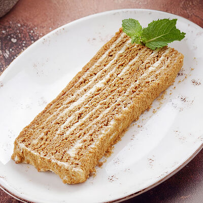 Медовик на Алтайском меде в Сандуны Урал по цене 530 ₽