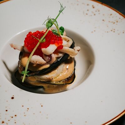 Мильфей из хрустящих баклажан с кальмаром в PANORAMA по цене 620 ₽