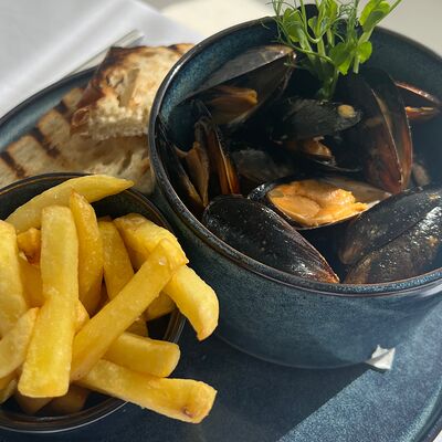 Мидии в соусе том ям в Adriatica по цене 990 ₽