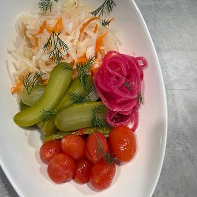 Соленья домашние в Чкалов. Северная кухня по цене 590 ₽