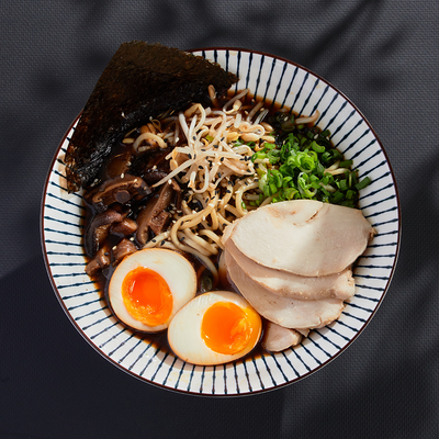 Рамэн с цыпленком большой в ASIATIQ Ramen-Bar по цене 710 ₽
