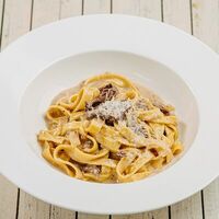 Паста с говядиной в перечном соусе в Перчини на огне