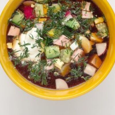 Окрошка на квасе со сметаной в КинзаЗа по цене 316 ₽