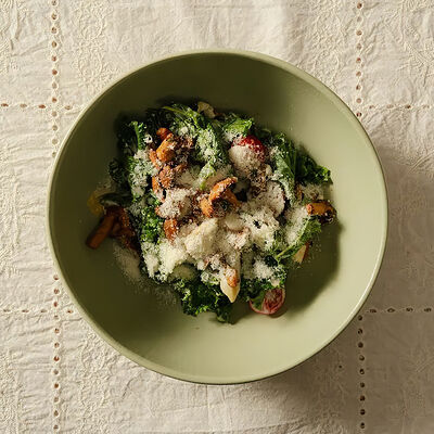 Салат с лисичками, кейлом и артишоками в Банщики по цене 890 ₽