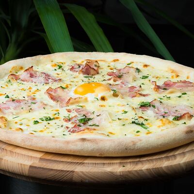 Пицца Карбонара в La-La Land по цене 640 ₽