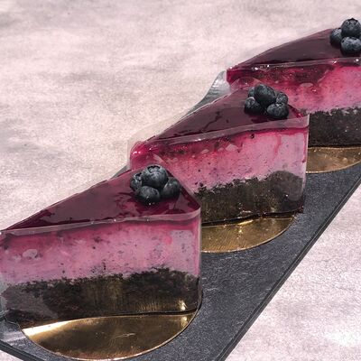 Чизкейк Черная смородина в Фабрика чизкейков по цене 250 ₽