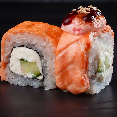 Филадельфия запеченная в Crystal Sushi & Rolls по цене 3890 ₸