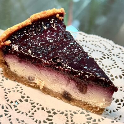 Чизкейк смородиновый в Gilam чайхона по цене 330 ₽