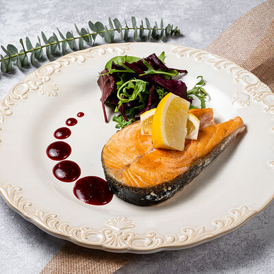 Стейк из сёмги в Ресторан Батони по цене 1810 ₽