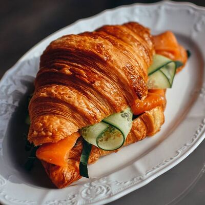 Круассан с форелью в Лаверна по цене 1190 ₽