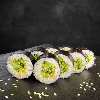 Ролл Огурец в Красная рыба по цене 160 ₽